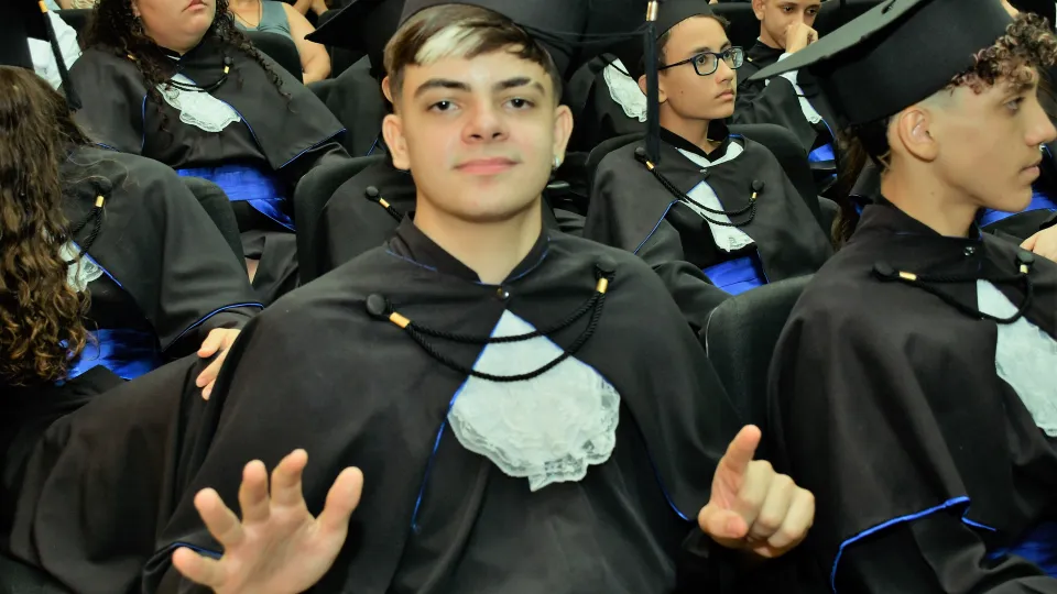 Cerimônia Simbólica de Colação de Grau dos estudantes dos 9º anos da Eseba (Milton Santos)