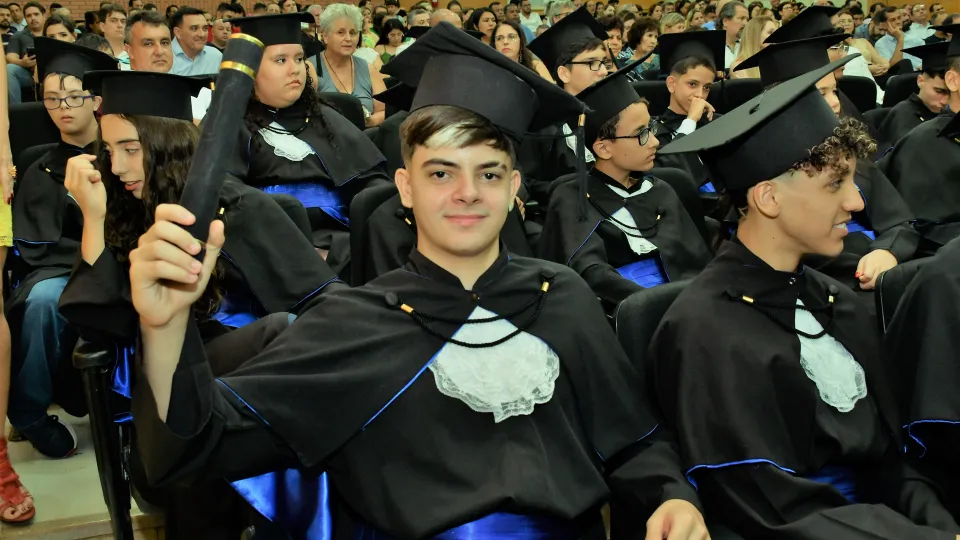 Cerimônia Simbólica de Colação de Grau dos estudantes dos 9º anos da Eseba (Milton Santos)