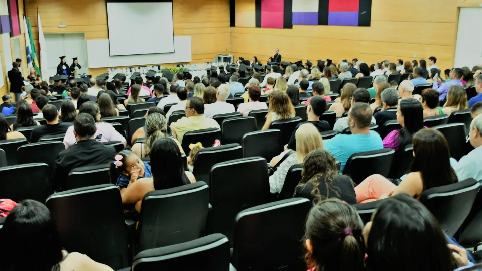 Cerimônia Simbólica de Colação de Grau dos estudantes dos 9º anos da Eseba (Milton Santos)
