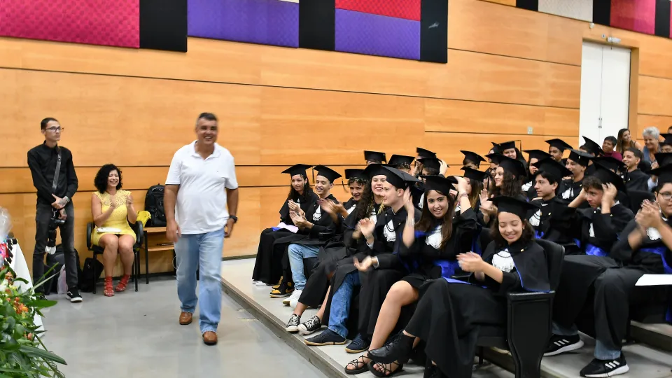 Cerimônia Simbólica de Colação de Grau dos estudantes dos 9º anos da Eseba (Milton Santos)