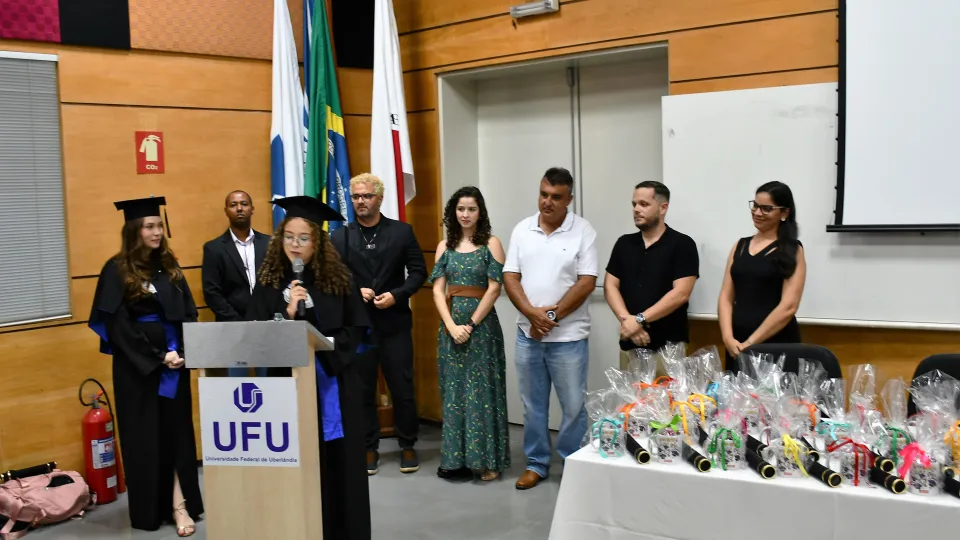 Cerimônia Simbólica de Colação de Grau dos estudantes dos 9º anos da Eseba (Milton Santos)