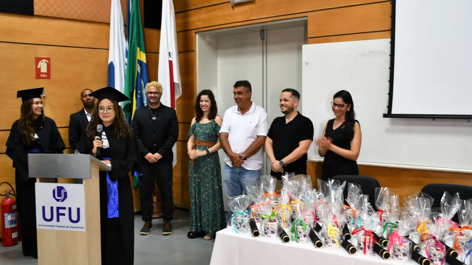 Cerimônia Simbólica de Colação de Grau dos estudantes dos 9º anos da Eseba (Milton Santos)