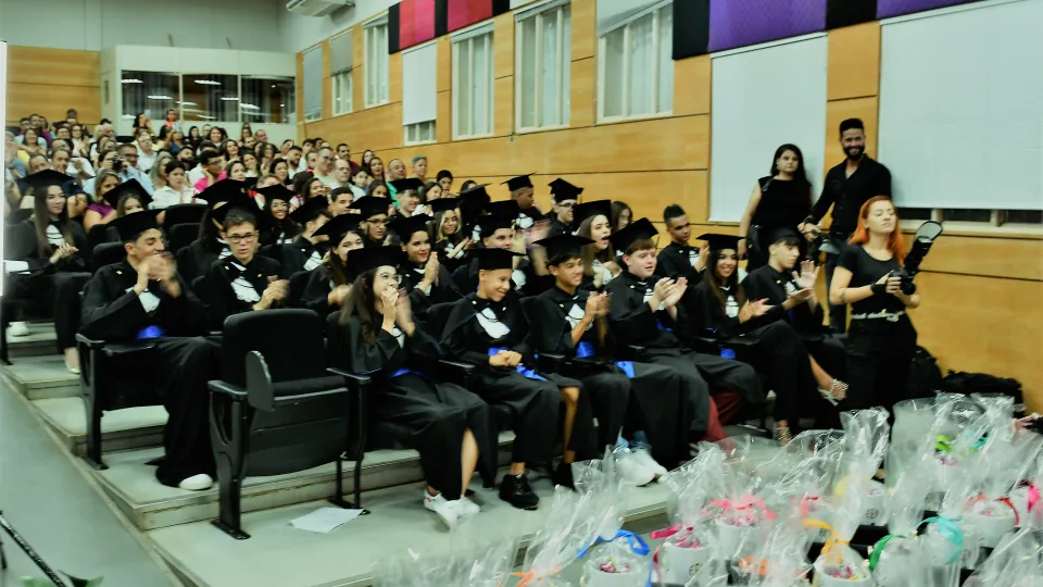 Cerimônia Simbólica de Colação de Grau dos estudantes dos 9º anos da Eseba (Milton Santos)