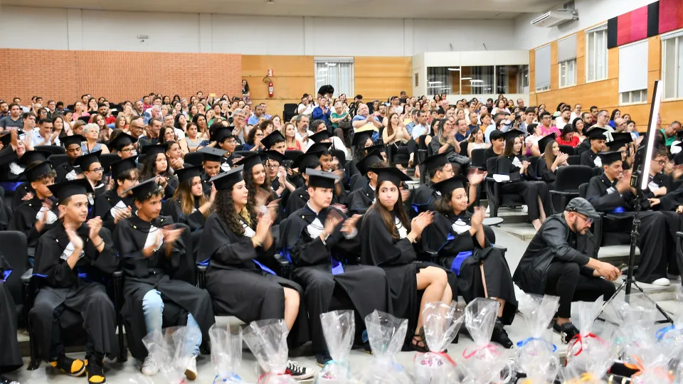 Cerimônia Simbólica de Colação de Grau dos estudantes dos 9º anos da Eseba (Milton Santos)