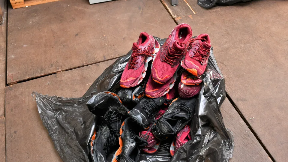 Receita Federal destina à UFU aproximadamente uma tonelada de roupas e mil pares de tênis (Milton Santos)