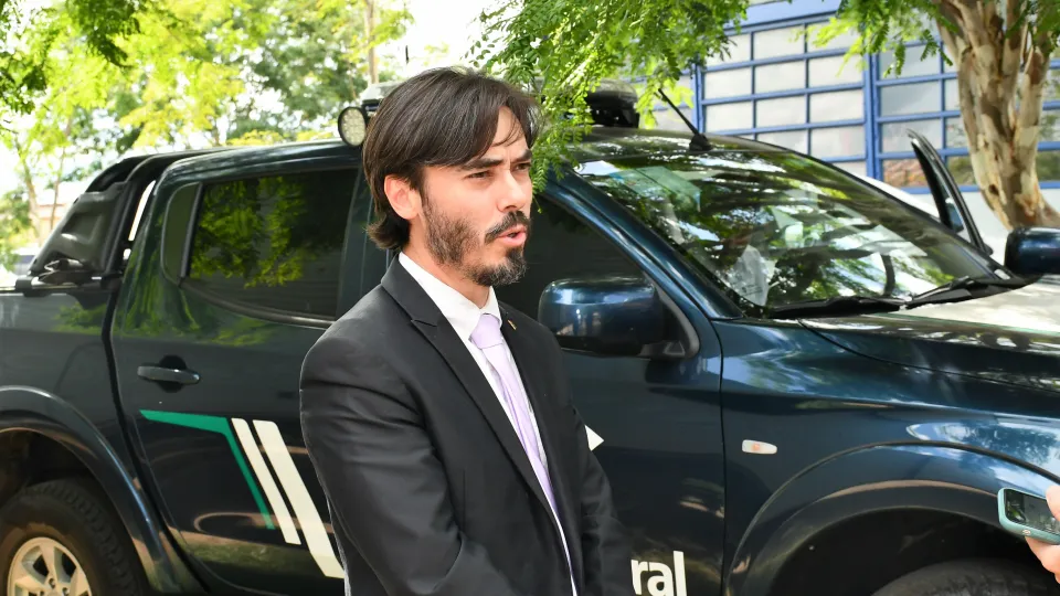 Receita Federal destina à UFU aproximadamente uma tonelada de roupas e mil pares de tênis (Milton Santos)