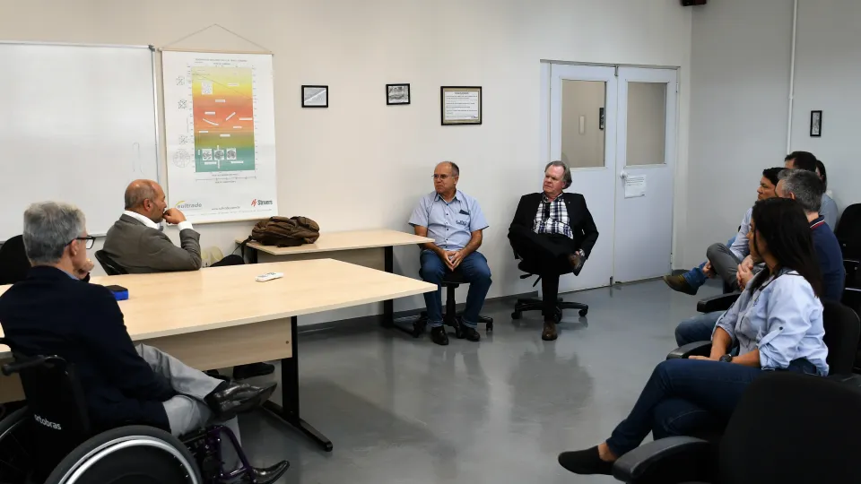 Presidente da Fapemig, Carlos Alberto Arruda de Oliveira, visita laboratórios da UFU  (Milton Santos)