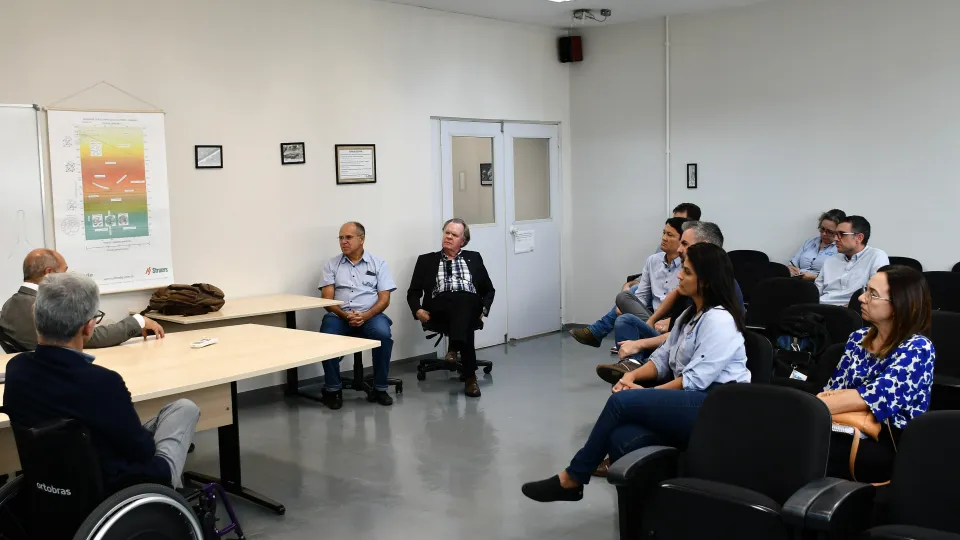 Presidente da Fapemig, Carlos Alberto Arruda de Oliveira, visita laboratórios da UFU  (Milton Santos)