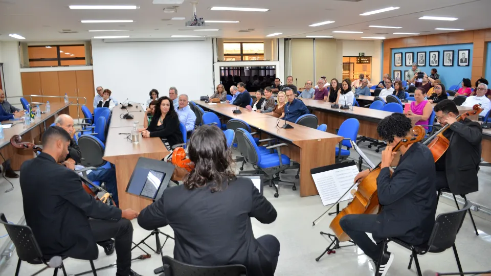 Homenagem aos servidores aposentados da UFU (Milton Santos)