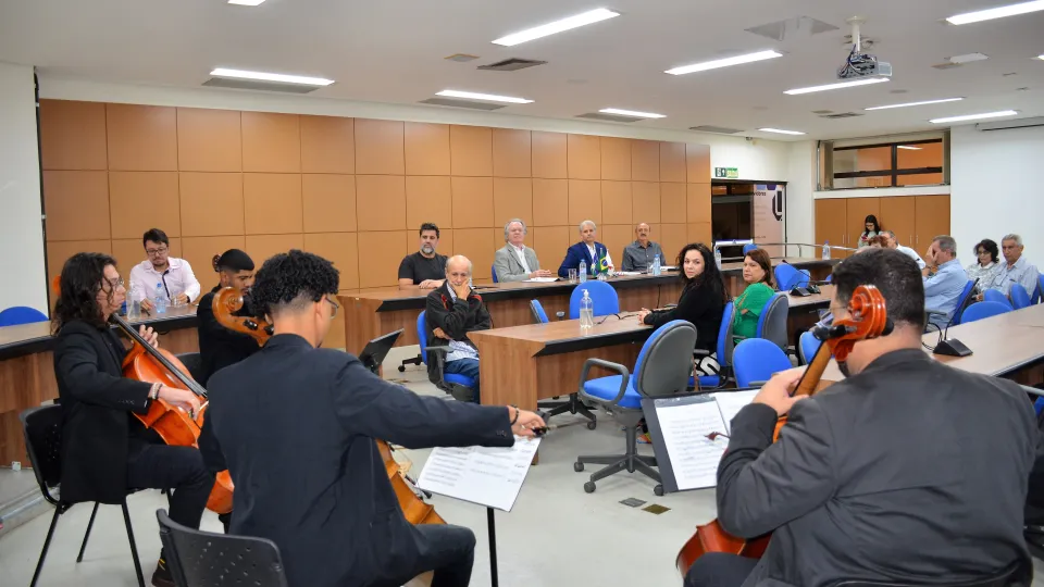 Homenagem aos servidores aposentados da UFU (Milton Santos)