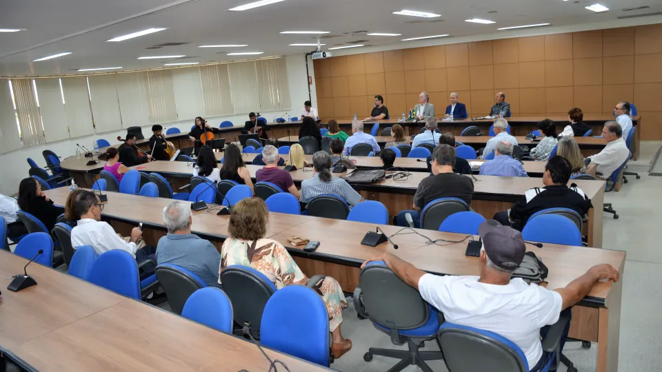 Homenagem aos servidores aposentados da UFU (Milton Santos)