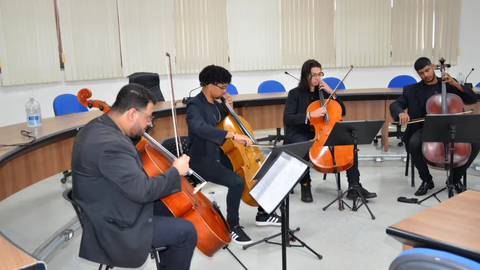 Homenagem aos servidores aposentados da UFU (Milton Santos)