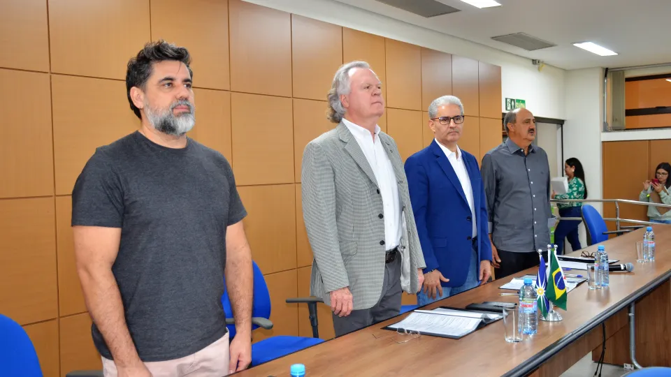 Homenagem aos servidores aposentados da UFU (Milton Santos)