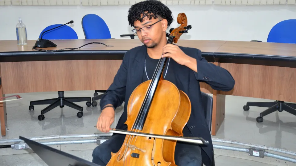 Homenagem aos servidores aposentados da UFU (Milton Santos)