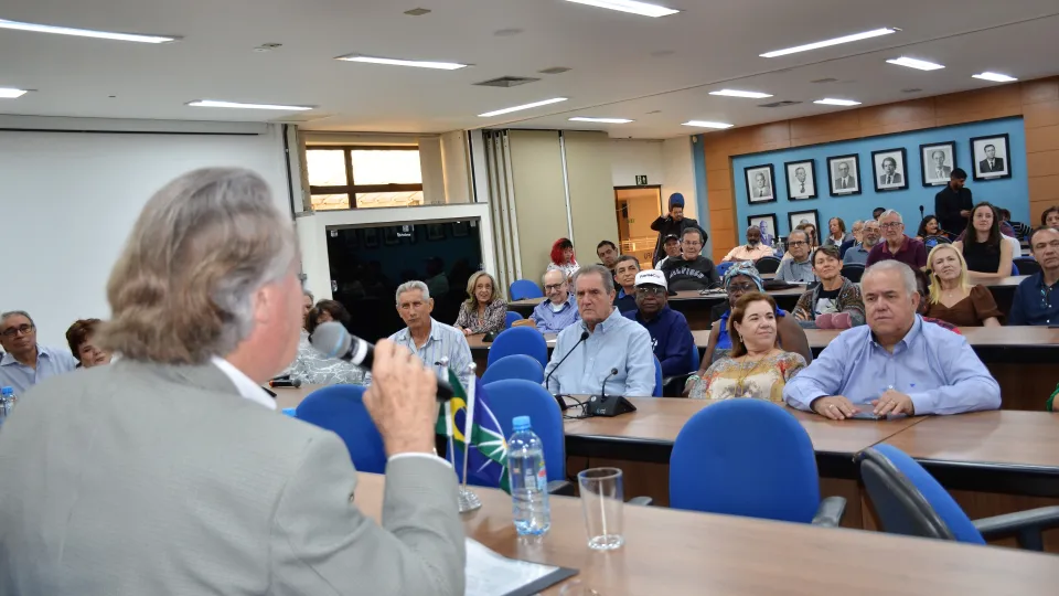 Homenagem aos servidores aposentados da UFU (Milton Santos)