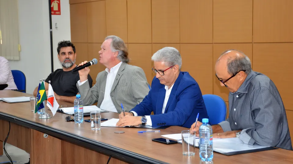 Homenagem aos servidores aposentados da UFU (Milton Santos)