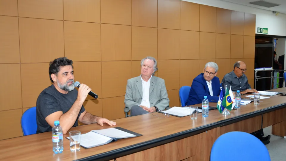 Homenagem aos servidores aposentados da UFU (Milton Santos)