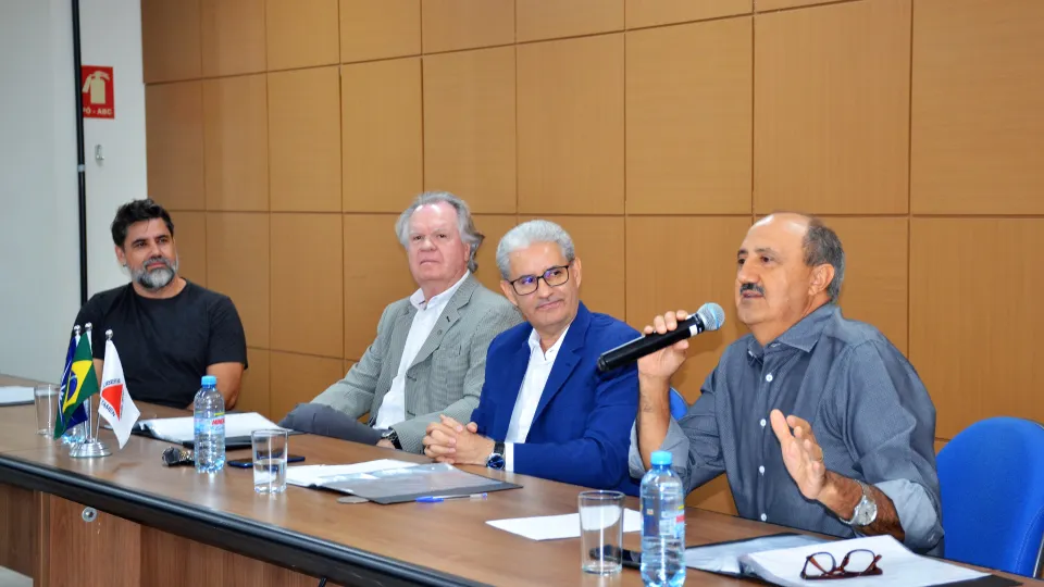 Homenagem aos servidores aposentados da UFU (Milton Santos)