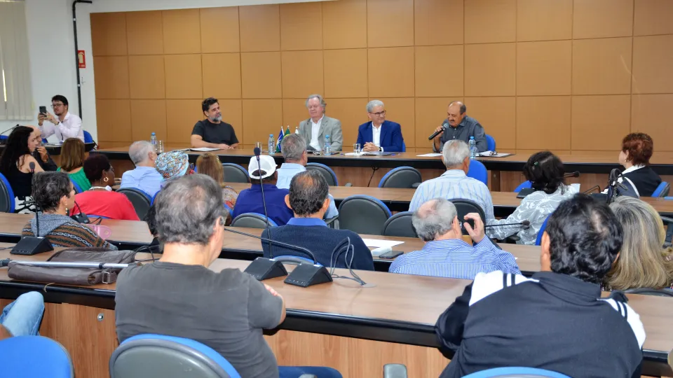 Homenagem aos servidores aposentados da UFU (Milton Santos)