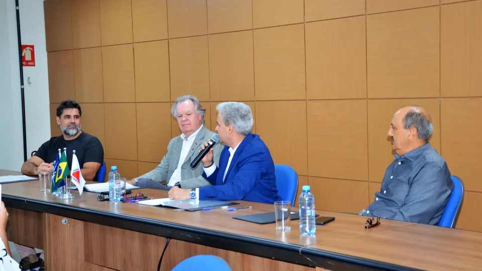 Homenagem aos servidores aposentados da UFU (Milton Santos)