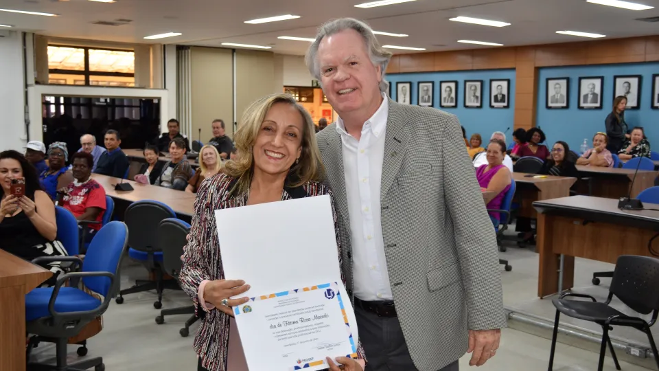 Homenagem aos servidores aposentados da UFU (Milton Santos)