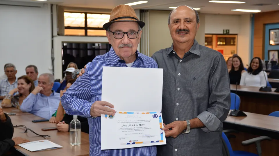 Homenagem aos servidores aposentados da UFU (Milton Santos)