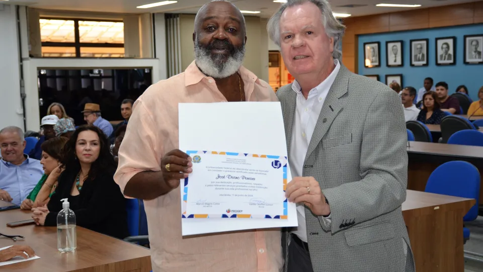 Homenagem aos servidores aposentados da UFU (Milton Santos)