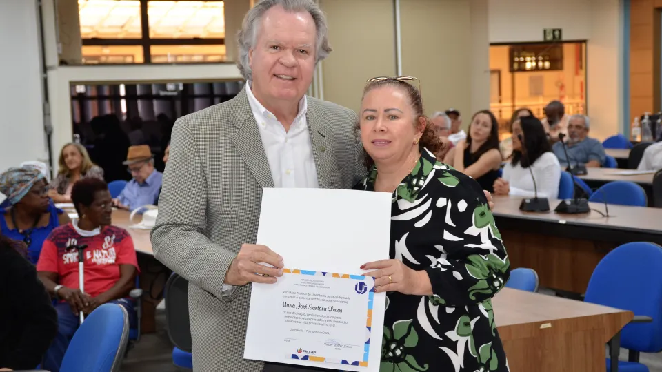 Homenagem aos servidores aposentados da UFU (Milton Santos)