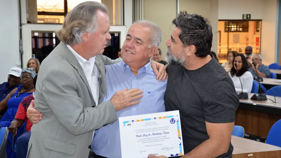 Homenagem aos servidores aposentados da UFU (Milton Santos)