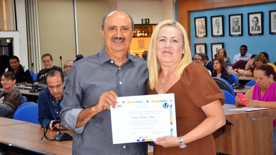 Homenagem aos servidores aposentados da UFU (Milton Santos)