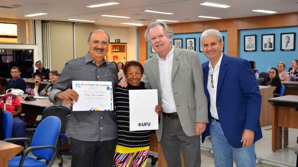 Homenagem aos servidores aposentados da UFU (Milton Santos)