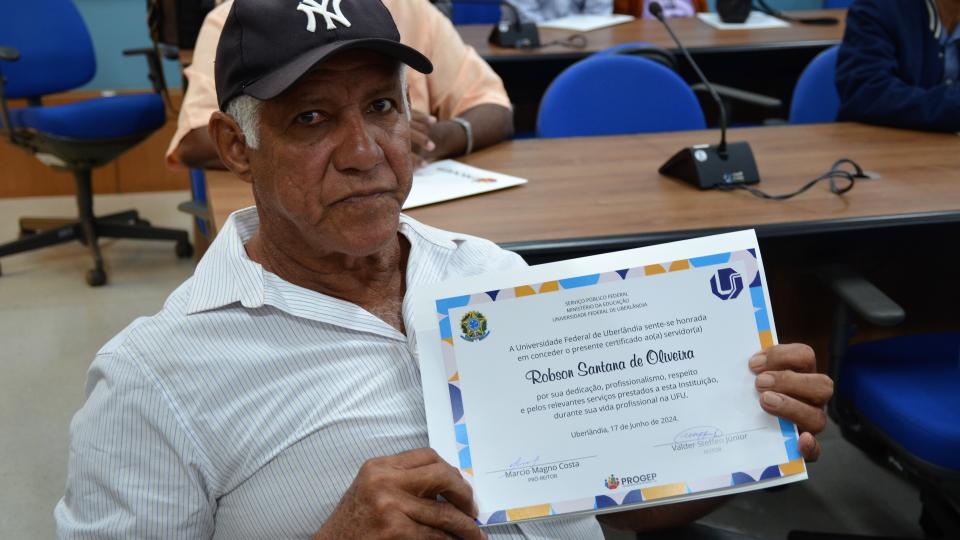 Homenagem aos servidores aposentados da UFU (Milton Santos)
