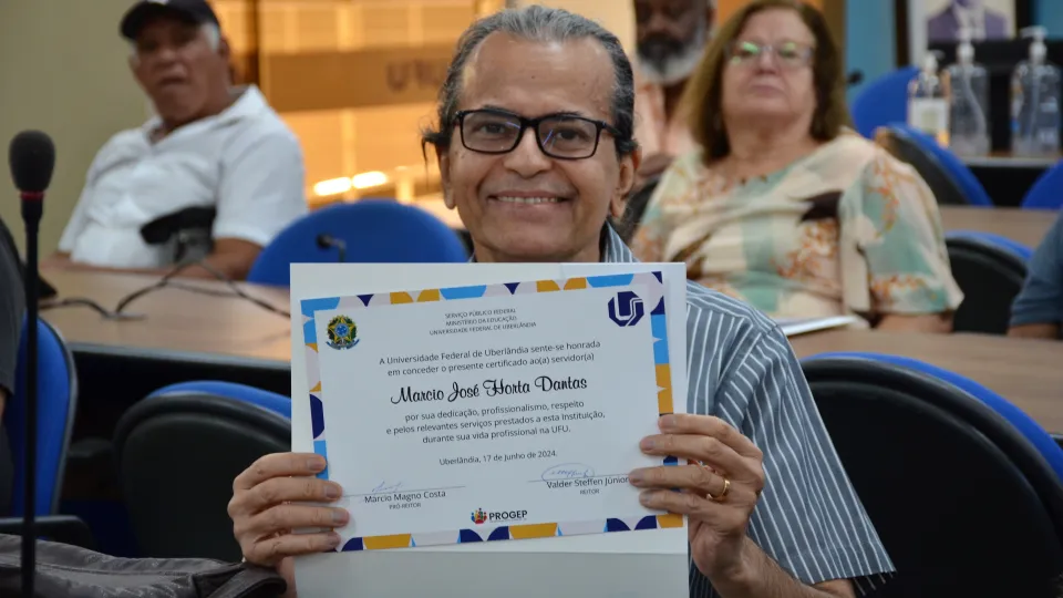 Homenagem aos servidores aposentados da UFU (Milton Santos)