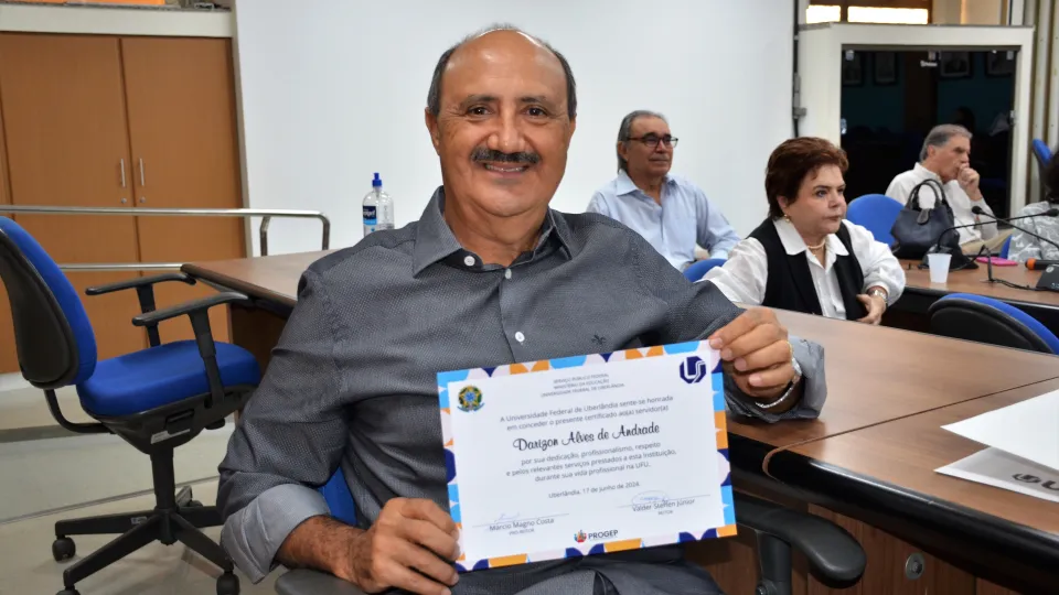 Homenagem aos servidores aposentados da UFU (Milton Santos)