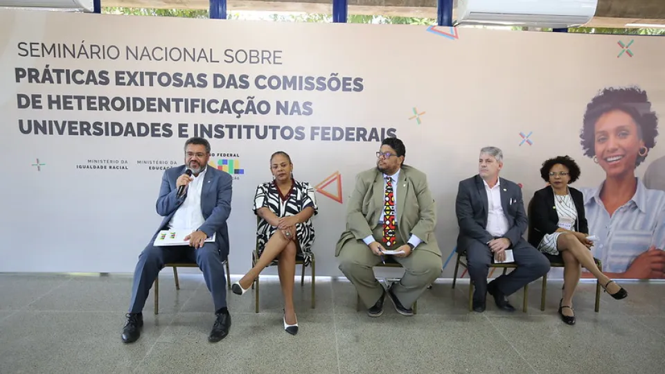 UFU destaca-se em seminário nacional sobre heteroidentificação