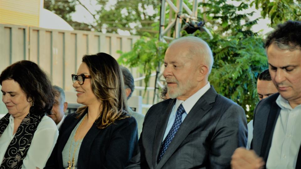 A cerimonia de ampliação do Hospital de Clínicas da Universidade Federal de Uberlândia (HC/UFU), que ocorreu nesta quinta-feira (5/9), contou com a presença do Presidente Luis inácio Lula da Silva, e também dos Ministros da educação, Camilo Santana e da Saúde Nísia Trindade. Dentre as melhorias proporcionadas pela chegada do novo bloco, estão 249 leitos e vinte salas de cirurgias. Além do benefício à comunidade externa, a inauguração visa atender também atividades de ensino, pesquisa e extensão.