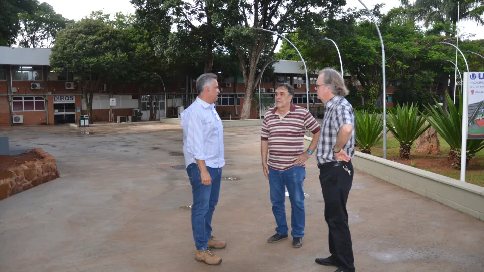 Prefeitura Universitária entrega obras à comunidade