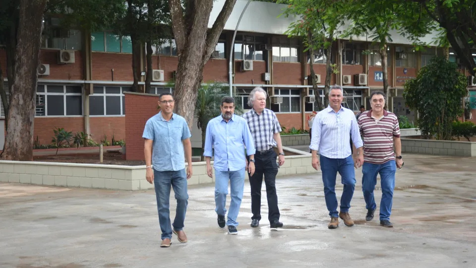 Prefeitura Universitária entrega obras à comunidade