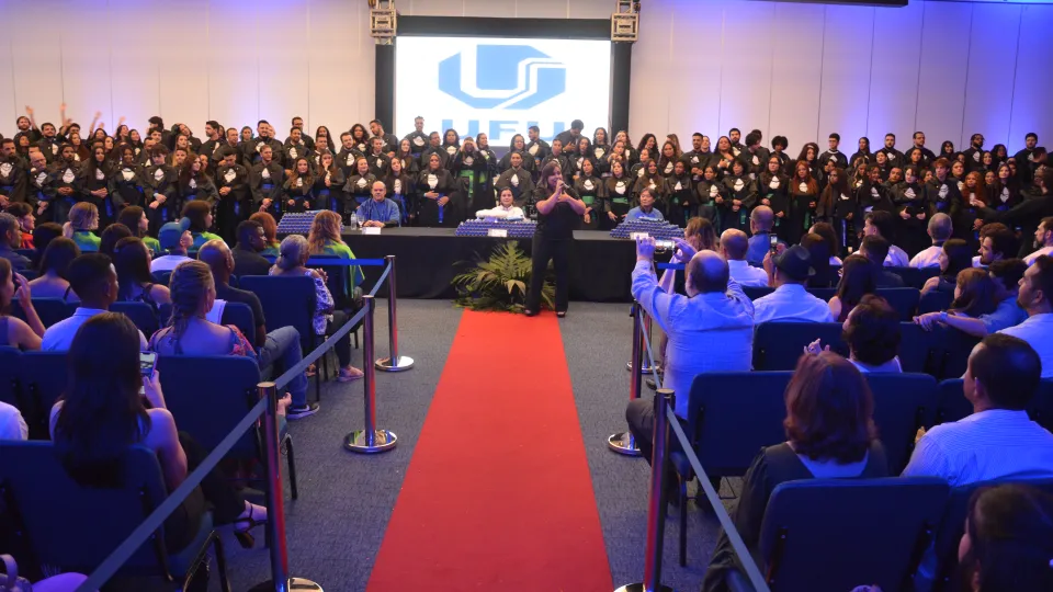 Colação de Grau 2024/1 - Uberlândia - Noite (Milton Santos)Colação de Grau 2024/1 - Uberlândia - Noite (Milton Santos)