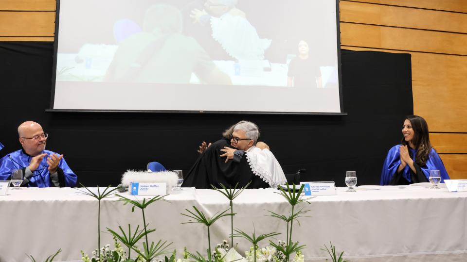 Cerimônia de posse de Carlos Henrique de Carvalho no cargo de reitor da UFU (foto: Marco Cavalcanti)