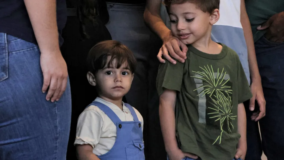 Confira as imagens da cerimônia de Colação de Grau dos formandos 2024-1 do Campus Patos de Minas da UFU, realizada na noite de terça-feira, 18/02/2025. Saiba mais em: https://comunica.ufu.br/node/30986.