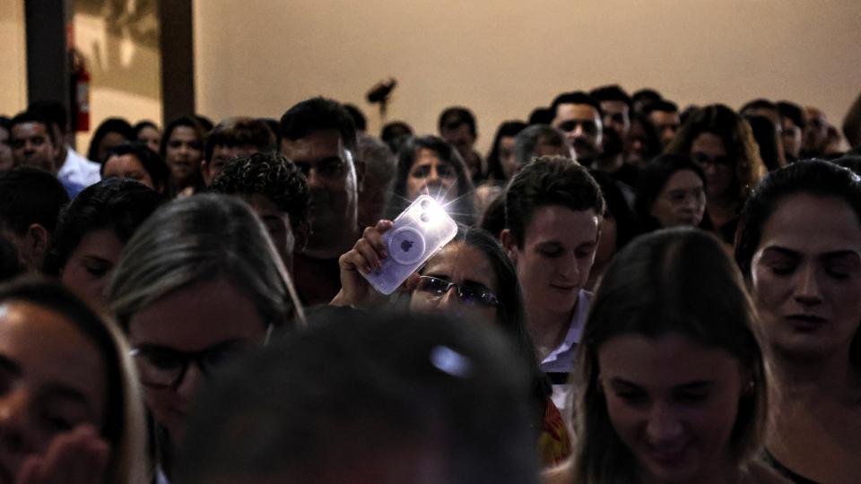 Confira as imagens da cerimônia de Colação de Grau dos formandos 2024-1 do Campus Patos de Minas da UFU, realizada na noite de terça-feira, 18/02/2025. Saiba mais em: https://comunica.ufu.br/node/30986.