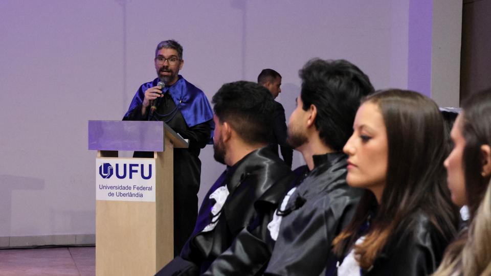 Confira as imagens da cerimônia de Colação de Grau dos formandos 2024-1 do Campus Patos de Minas da UFU, realizada na noite de terça-feira, 18/02/2025. Saiba mais em: https://comunica.ufu.br/node/30986.