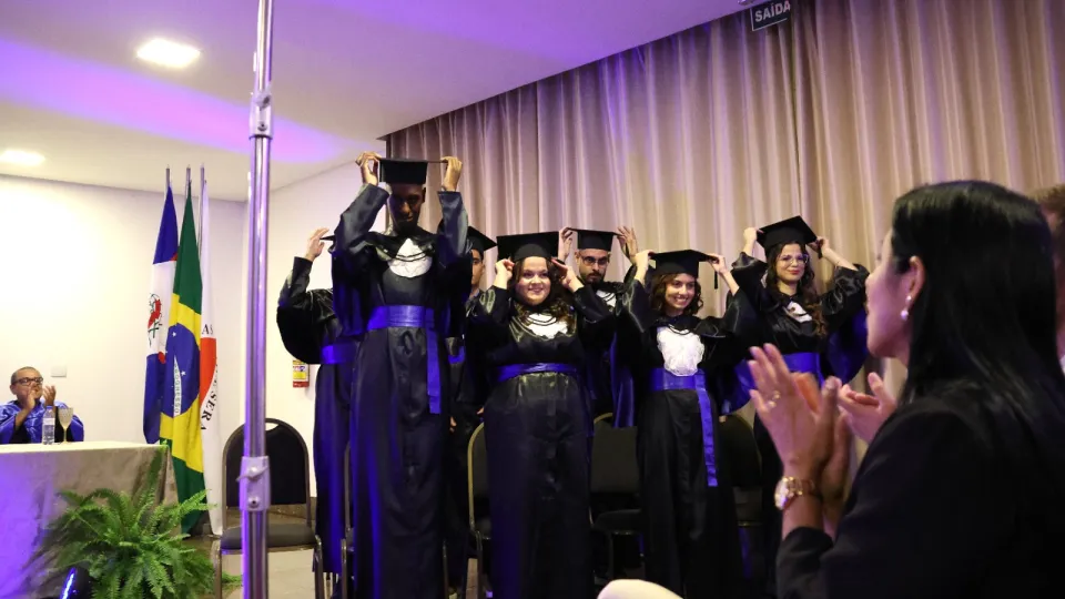 Graduandos do Campus Patos de Minas colam grau | Comunica UFU