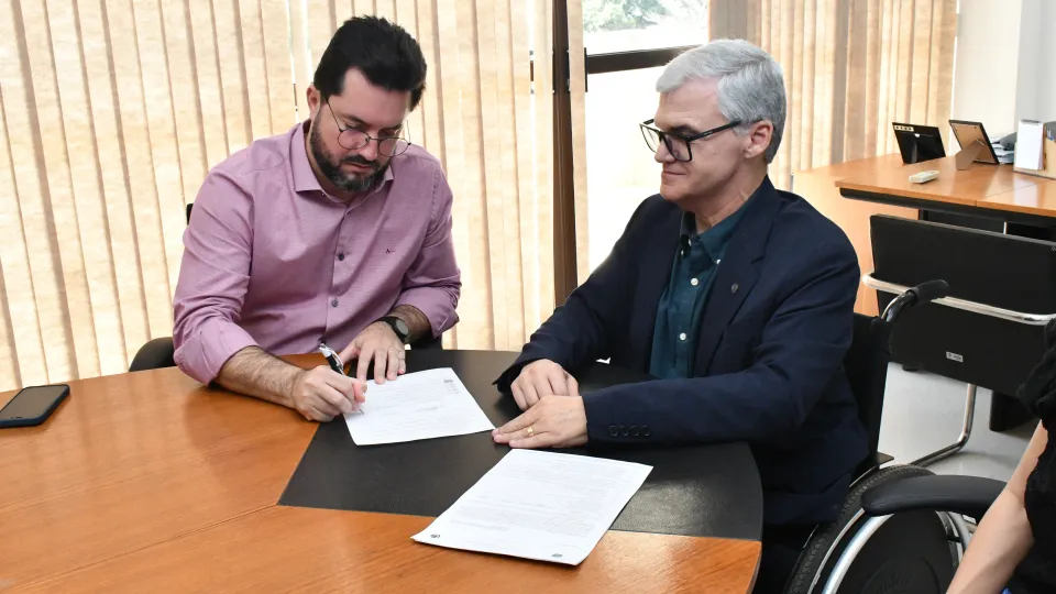 UFU assina contrato para retomada das obras de construção do Campus de Patos de Minas (Fotos Milton Santos)