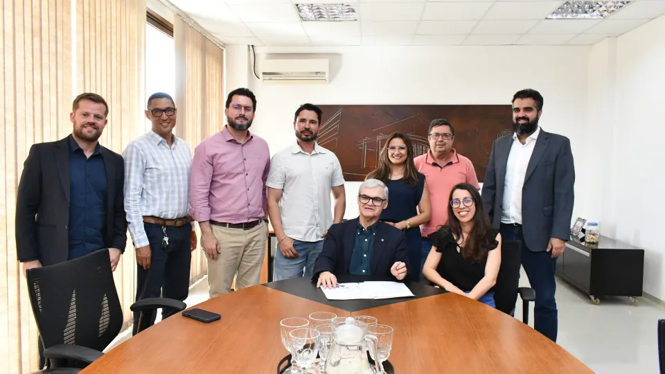 UFU assina contrato para retomada das obras de construção do Campus de Patos de Minas (Fotos Milton Santos)