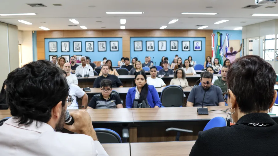 Novos servidores tomam na UFU (fotos: Marco Cavalcanti)