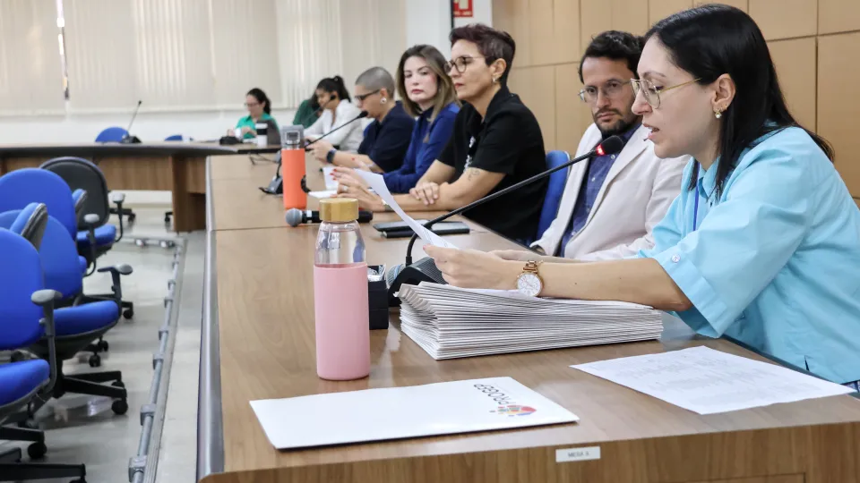 Novos servidores tomam na UFU (fotos: Marco Cavalcanti)