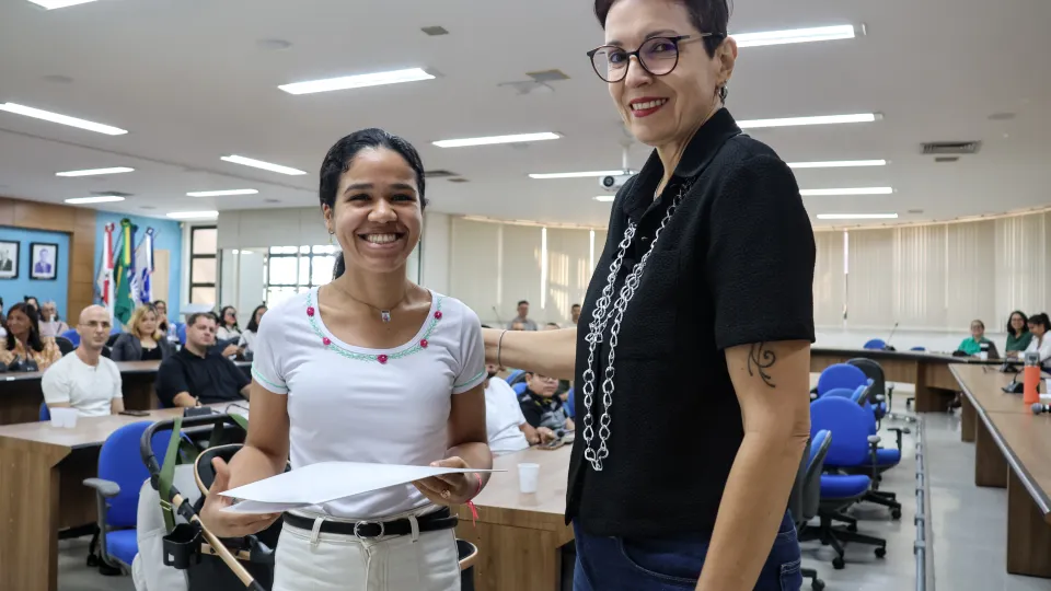 Novos servidores tomam na UFU (fotos: Marco Cavalcanti)