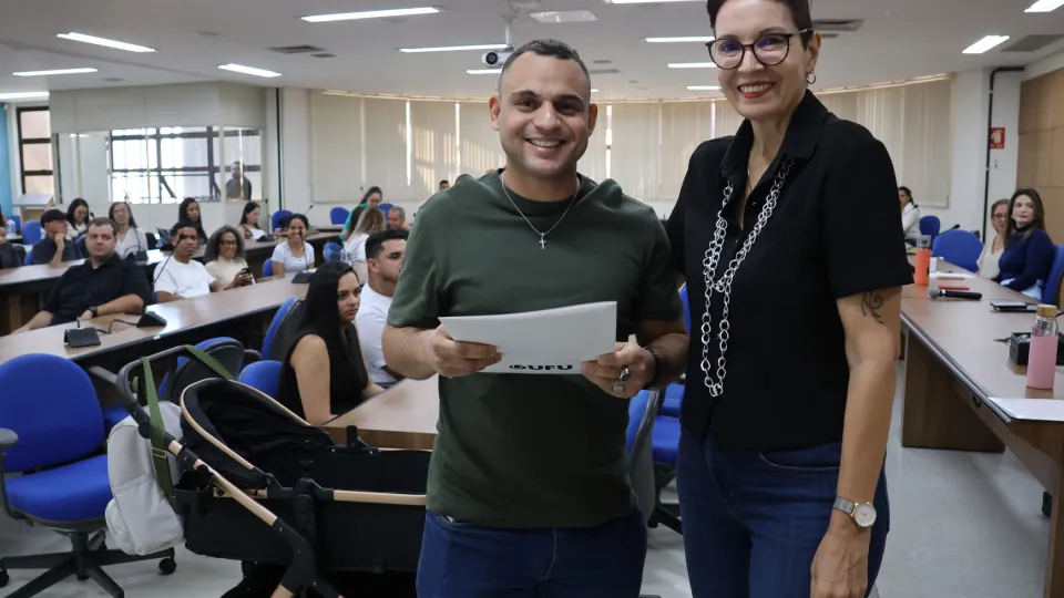 Novos servidores tomam na UFU (fotos: Marco Cavalcanti)